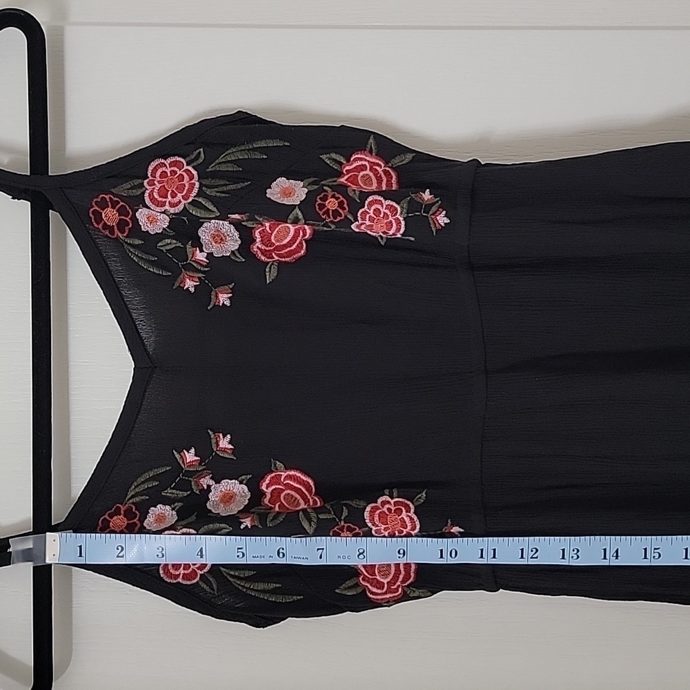 Fourteenth Place Size S Black Crepe Maxi Halter Dress w/ Pink Embroidered Floral - Picture 7 of 13